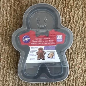 Final Clearance Wilton Covered Gingerbread man Baking Pan NWT